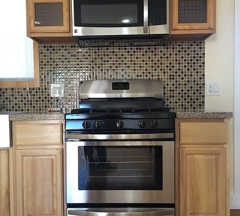 4th image of 533 1/2 W 81st St