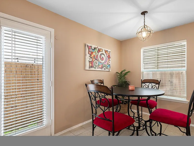 1403 Romo Plz — Photo 12