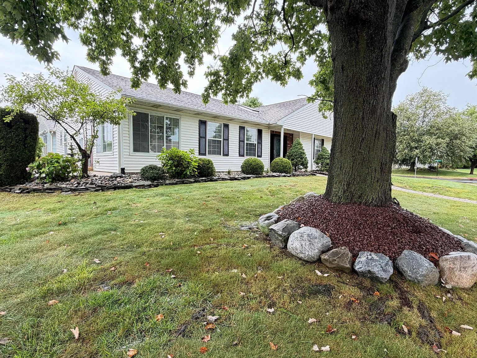2 bed, 2.0 bath, 1415 sqft, $3,000 — Photo 1