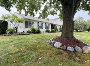 2 Windmill Ct, Columbus, NJ 08022