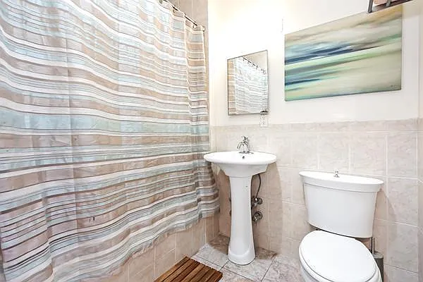 Sold by Avenue Sotheby's International Realty | media 18