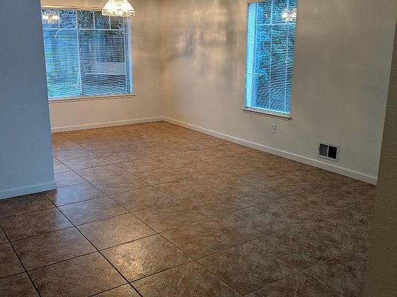 4th image of 1766 Burgundy Ct