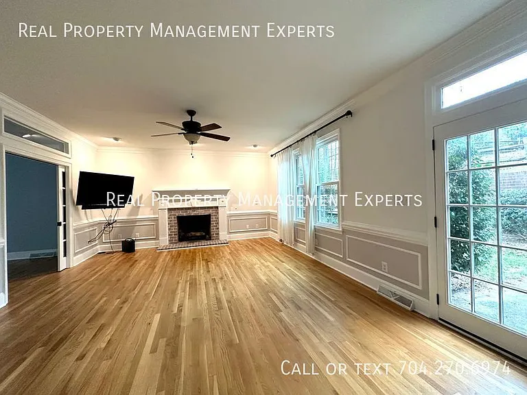 640 Barington Pl — Photo 7