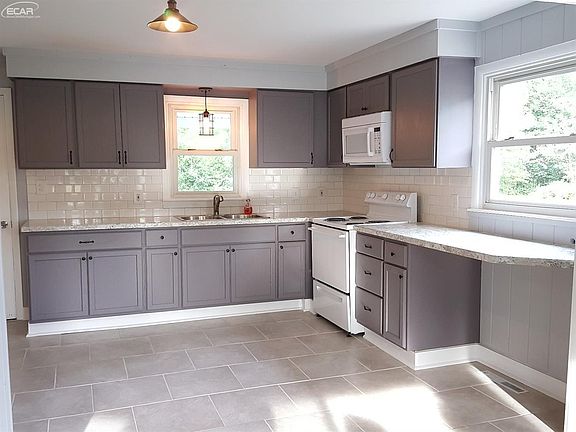 3rd image of 2097 Bramblewood Dr
