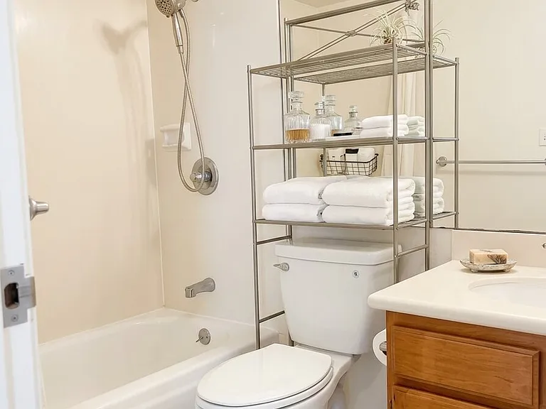 2522 Date St #505 — Photo 8