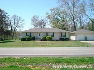 608 N Maple St, Carterville, IL 62918