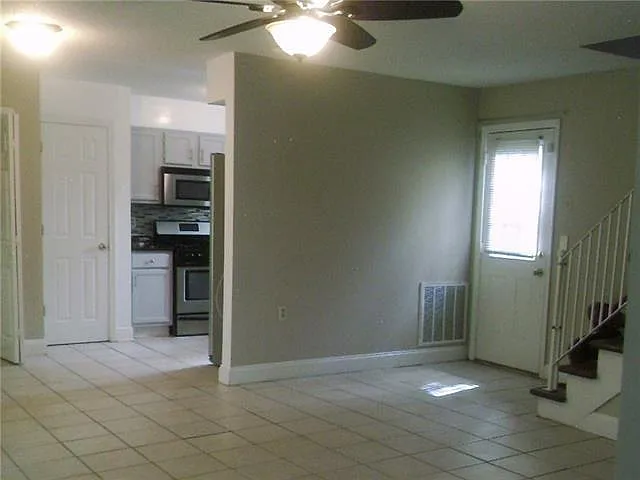5516 S Robertson St #A — Photo 3