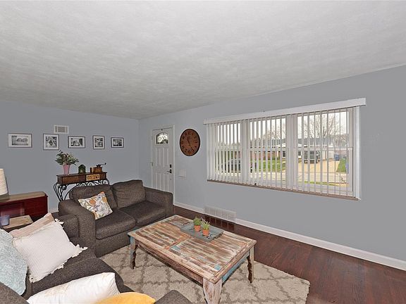 2nd image of 315 Southwark Ln