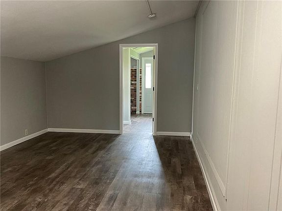 4th image of 412 W Saint Anthony Ave