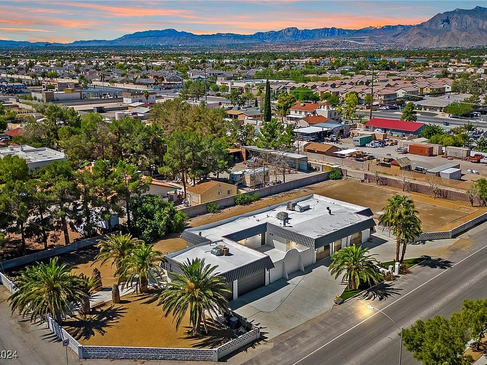 1st image of 6727 W El Campo Grande Ave