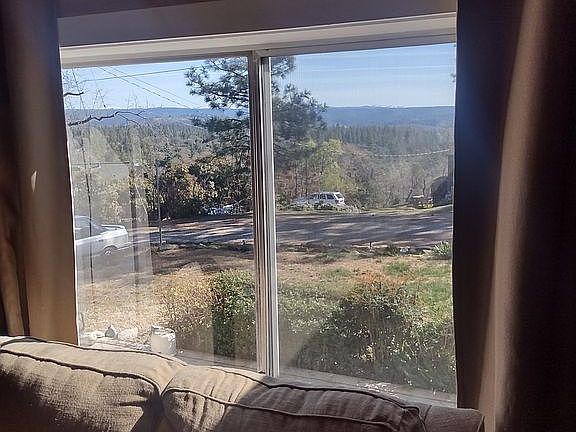 4th image of 20295 Hummingbird Hill Rd