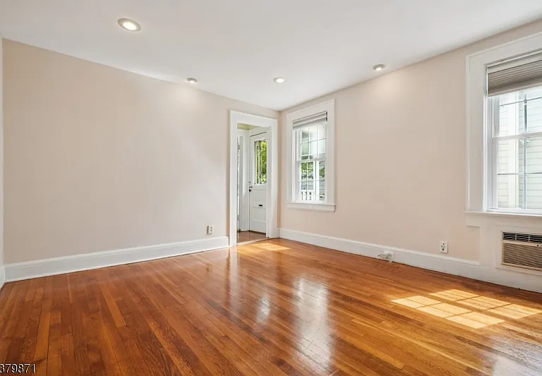 163 Myrtle Ave — Photo 26