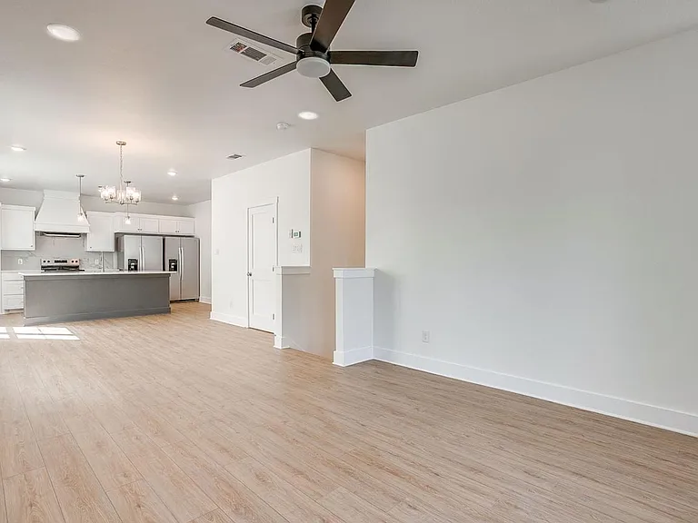 2333 Benbrook Blvd — Photo 31