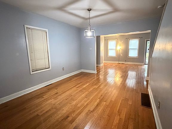 2nd image of 423 Woodland St