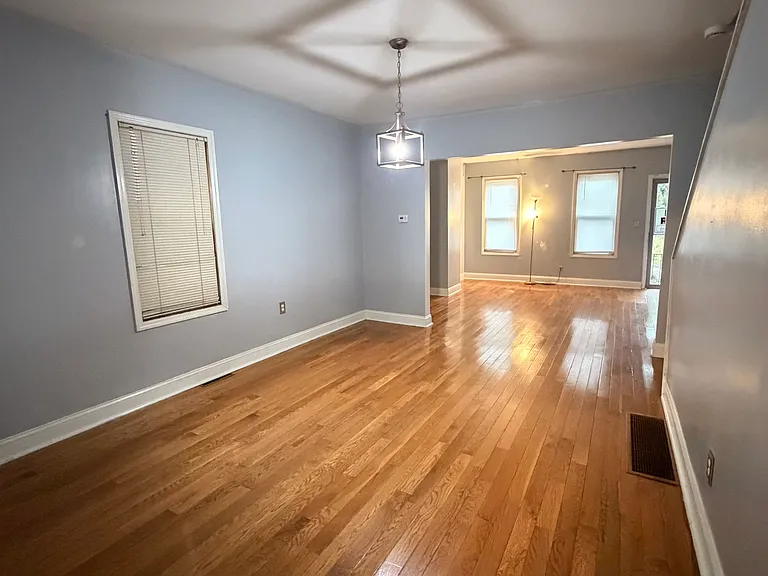423 Woodland St — Photo 2