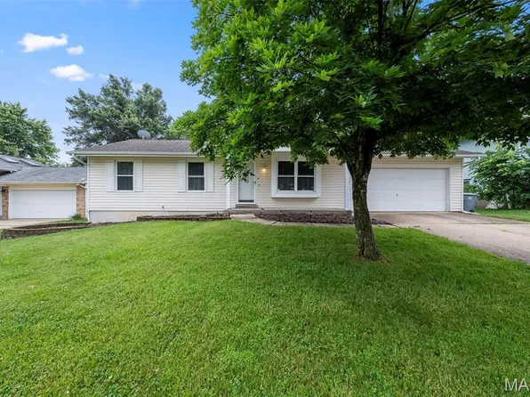 6352 Star Buck Dr, O'Fallon, MO 63368