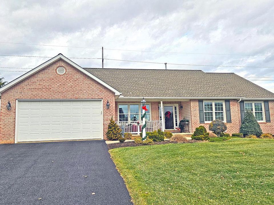 1st image of 25 Summer Breeze Ln