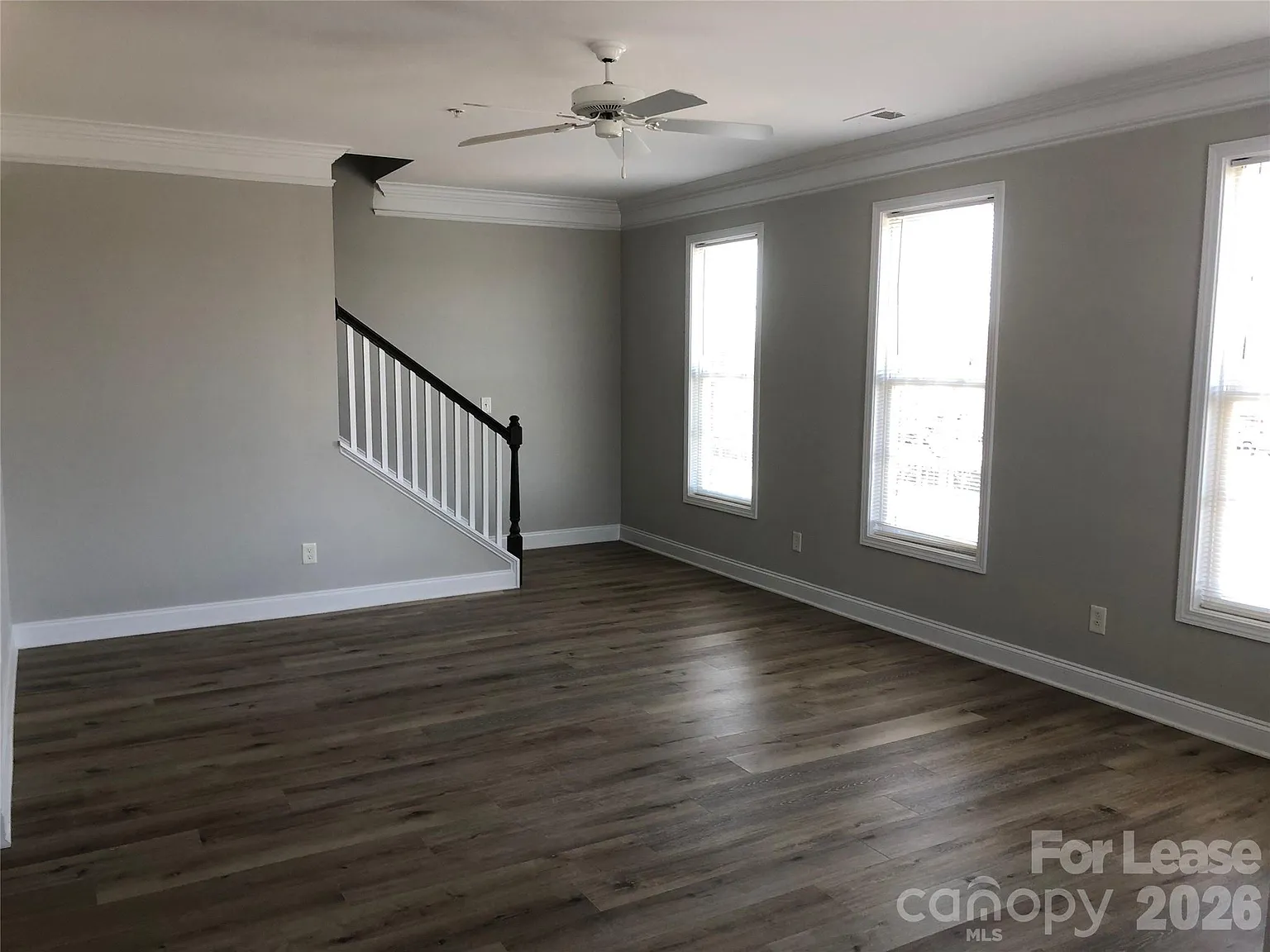 3 bed, 2.5 bath, 1300 sqft, $1,600 — Photo 3