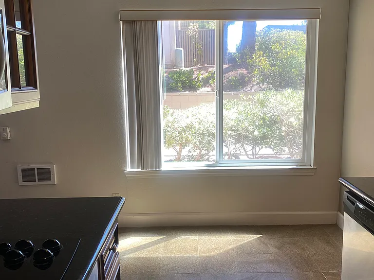 8581 Villa La Jolla Dr #M — Photo 3