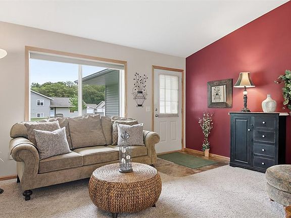 3rd image of 1196 Evergreen Lane