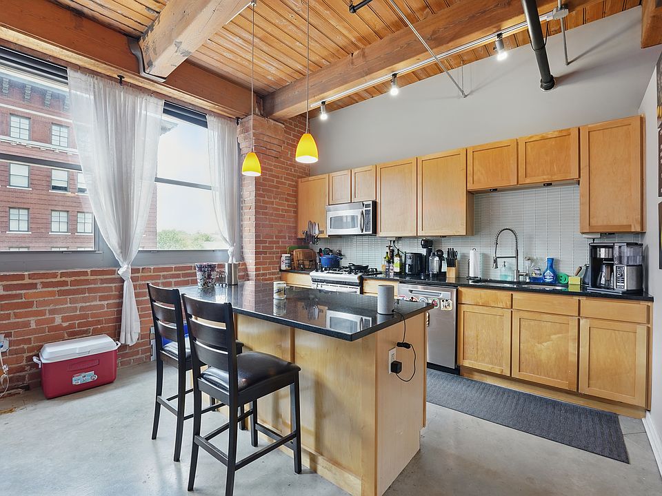 1st image of 408 W 8th St APT 607