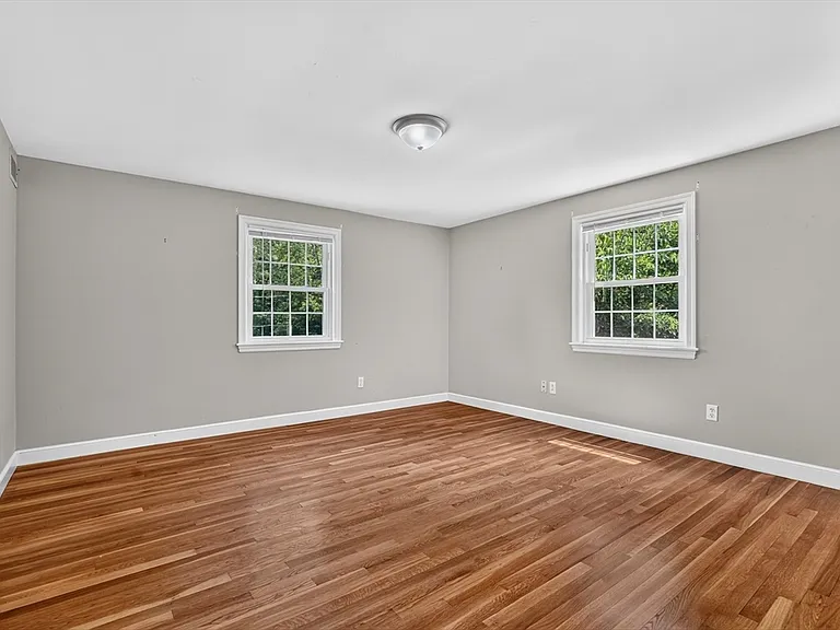 131 Montvale Rd — Photo 32