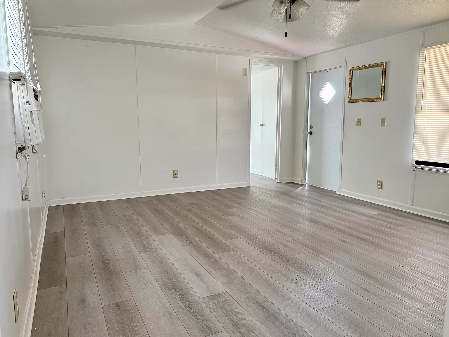 2 bed, $1,100 — Photo 2