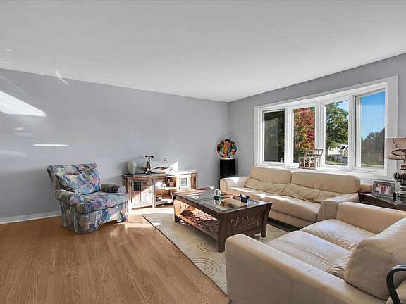 4th image of 9248 S 89th Ave