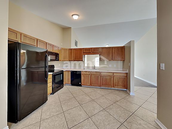 3rd image of 937 Heatherwood Dr