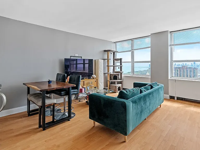 655 W Irving Park Rd #5305 — Photo 5