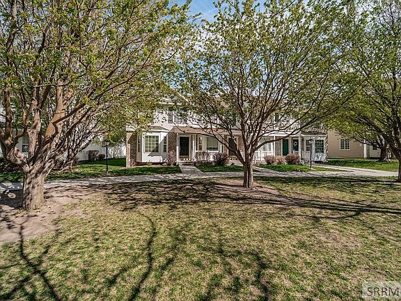 3rd image of 877 Liberty Ln