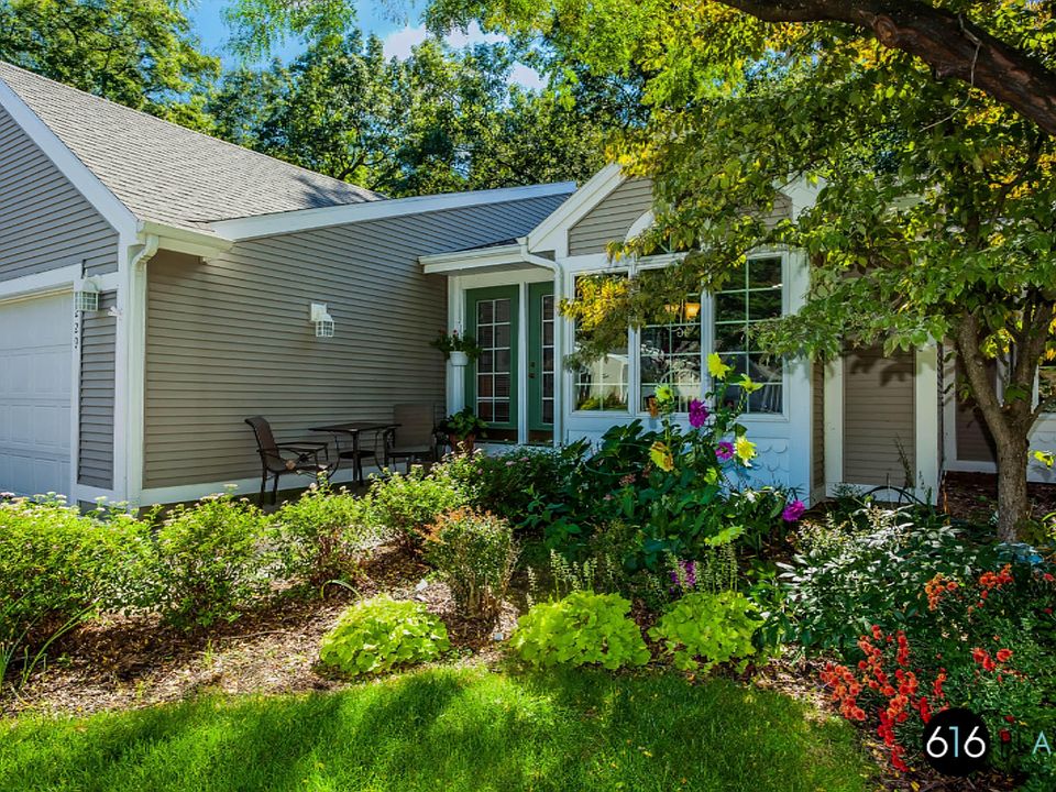 1st image of 4229 Valley Hollow Dr NE #22