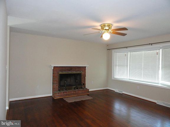 3rd image of 11006 Coventry Ln