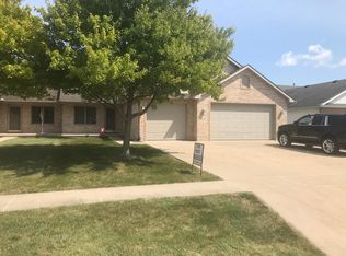 2710 Happy Landing Dr, Springfield, IL 62711