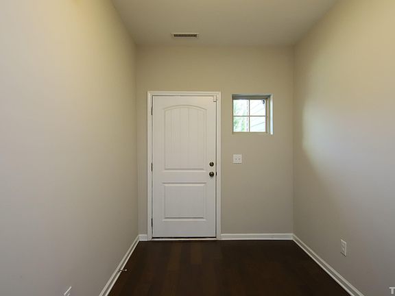 4th image of 609 Allium Ln