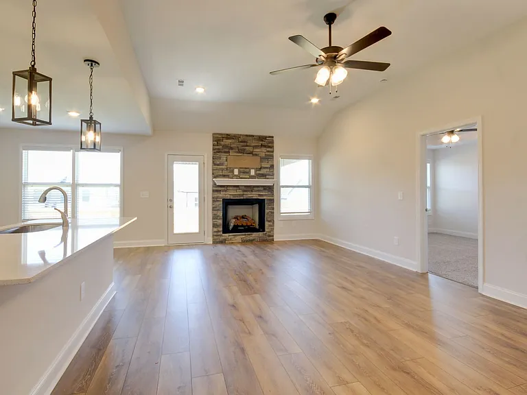 196 Donegal Dr — Photo 28