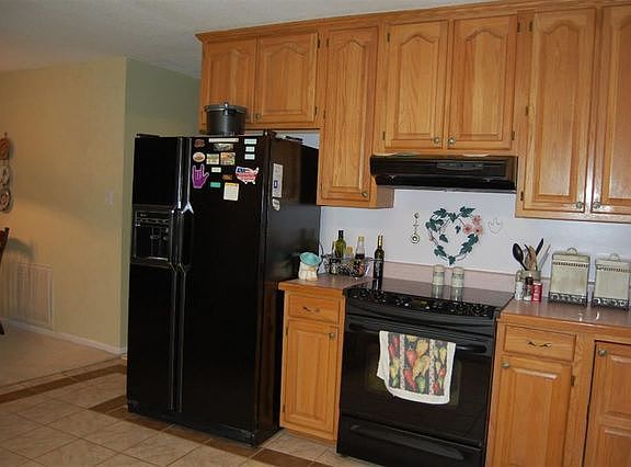 5th image of 210 Air Park Dr