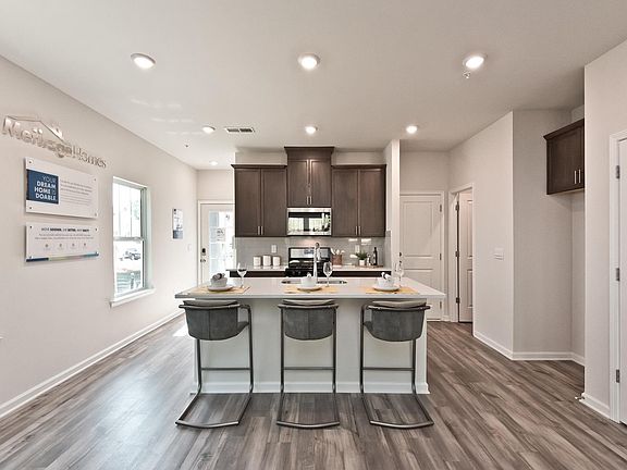 2nd image of 870 Sunny Lake Dr #1762