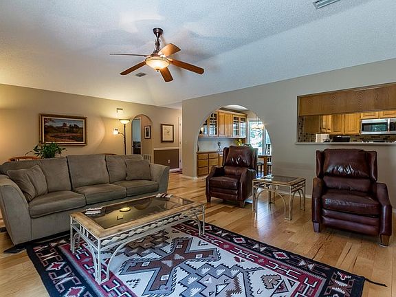 5th image of 2 Saint Andrews Ln