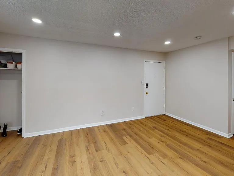 1402 E Gore St — Photo 15