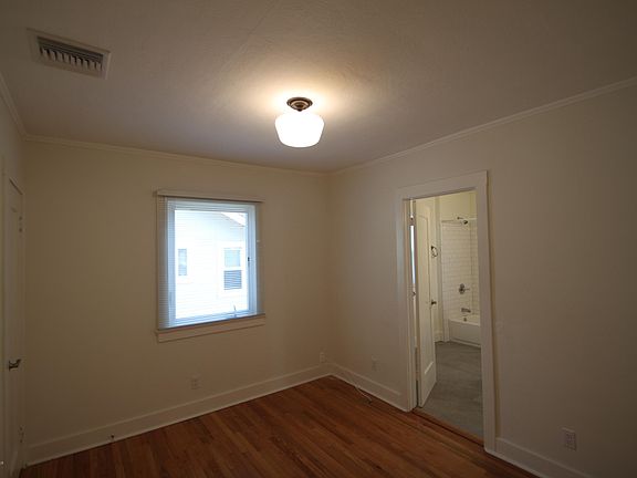 5th image of 1539 N Oxford Ave