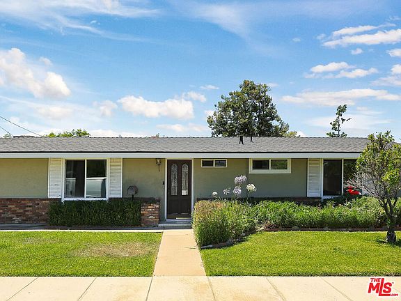 2nd image of 526 N Emerald Dr
