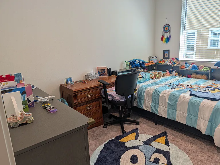 2nd bedroom