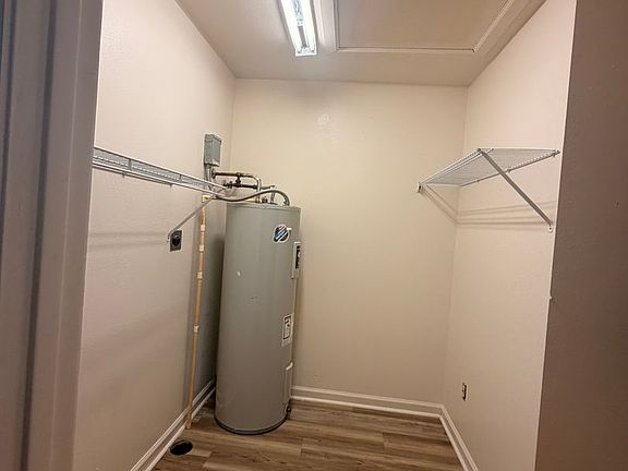 5th image of 309 Clearwater Way