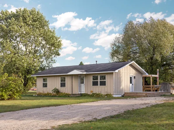 315 Klarer Hinnel Dr, Gaylord, MI 49735
