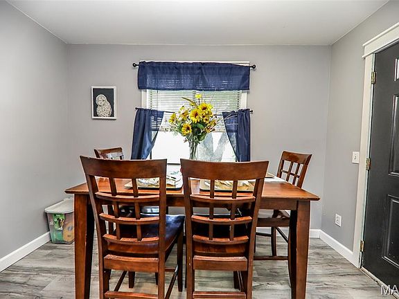 4th image of 325 Wilson Park Ln