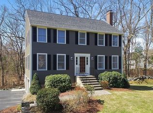 25 English Cir, North Andover, MA 01845