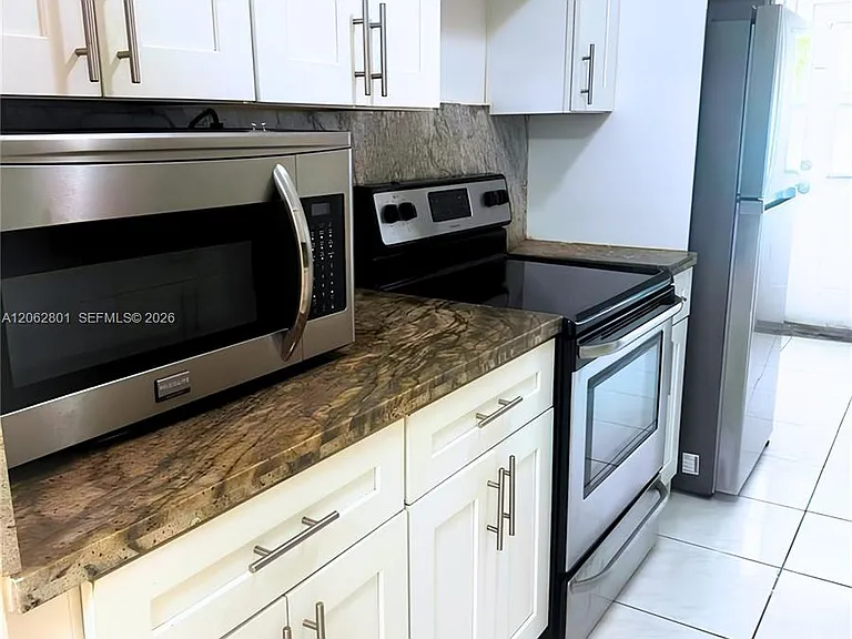 672 NE 130th St #672 — Photo 9