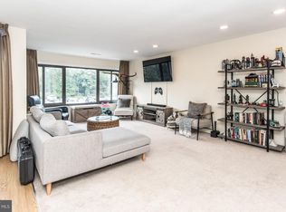 5100 Convent Ln APT 215, Philadelphia, PA 19114