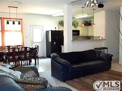 4th image of 2317 Hickory Ct
